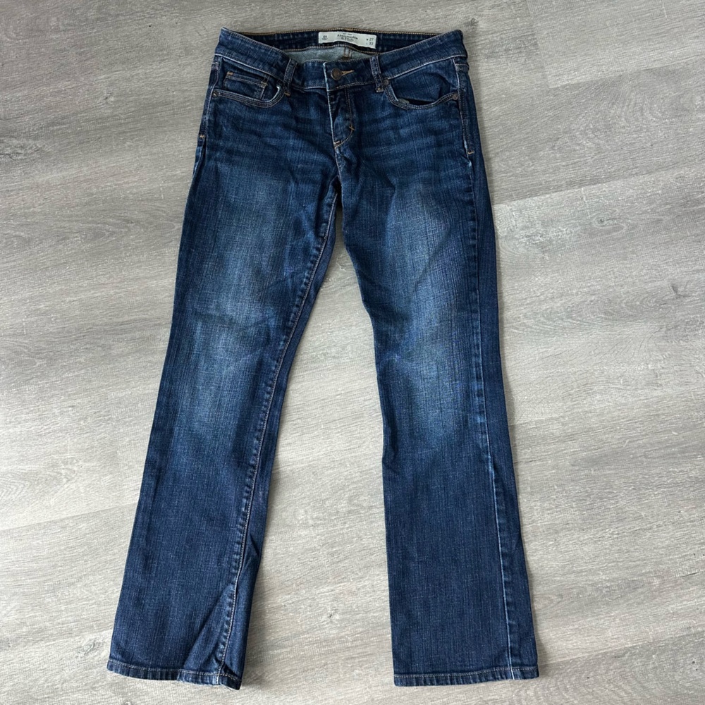 A&F Women's Blue Jeans straight leg med low rise